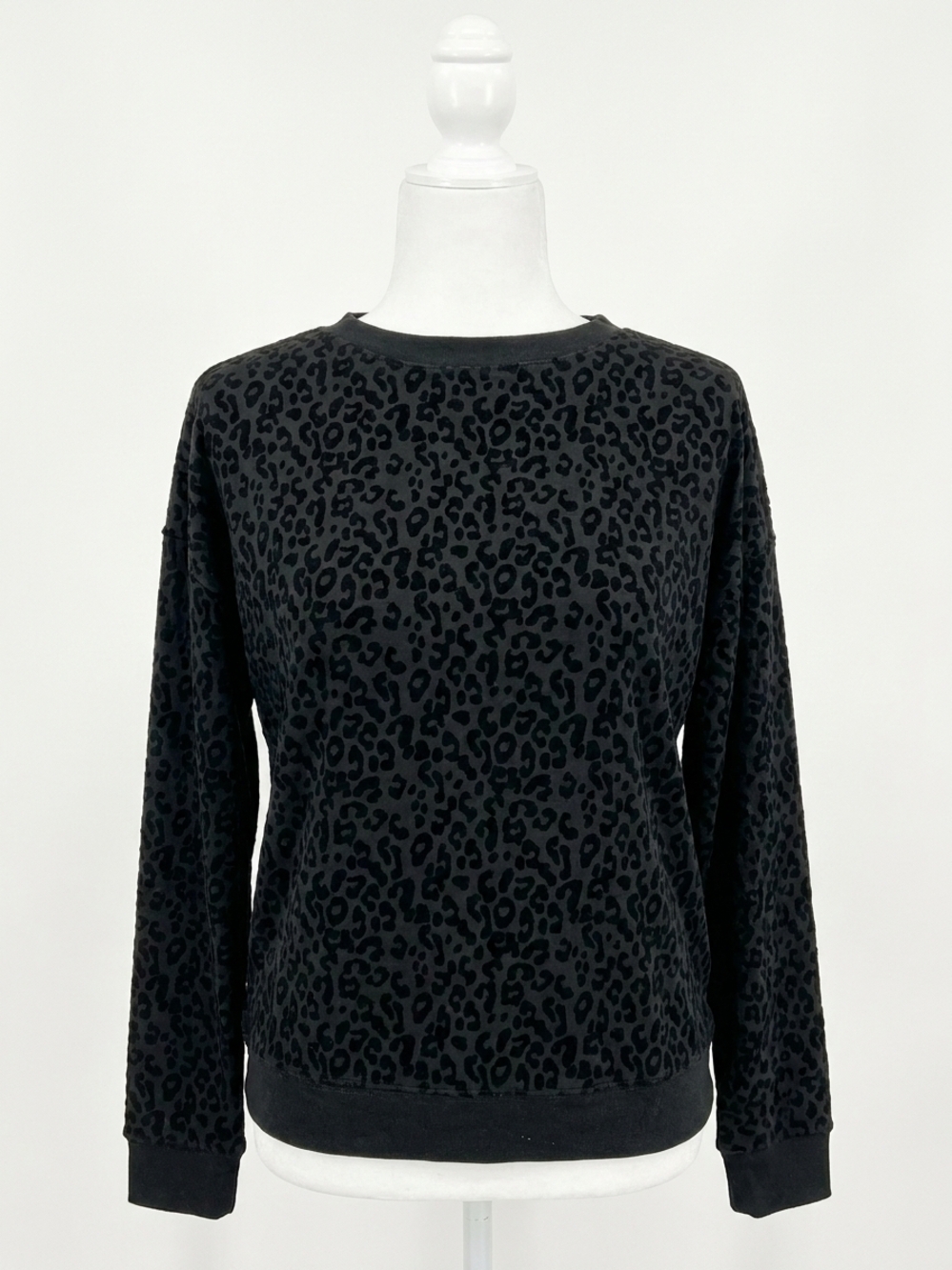 NEW KORI low key top in black leopard